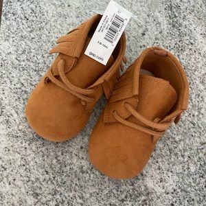 NWT Gap 3-6 month baby moccasin